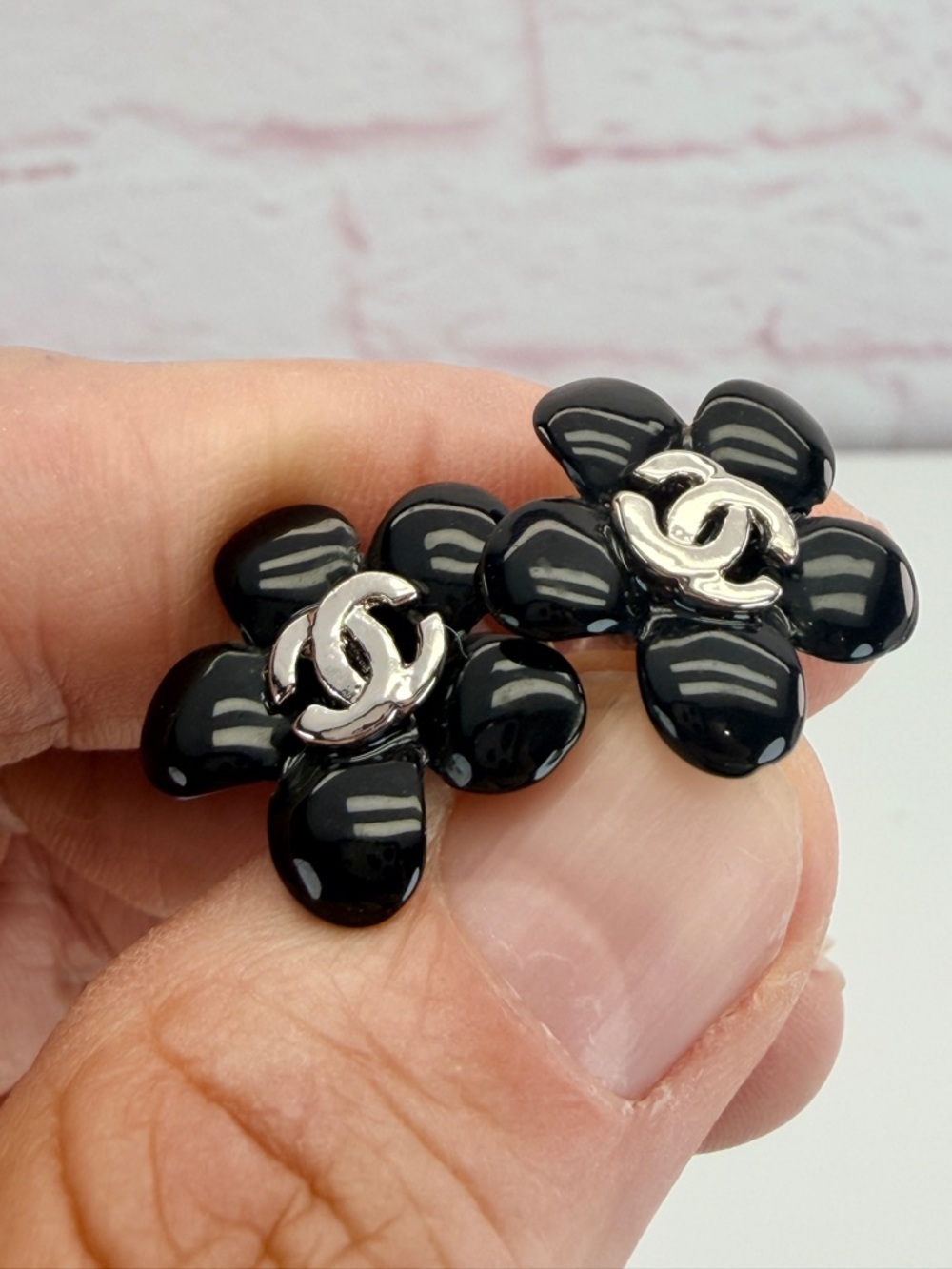 Chanel Coco Flower Cc Black Stud Earrings 05P - Picture 2 of 8